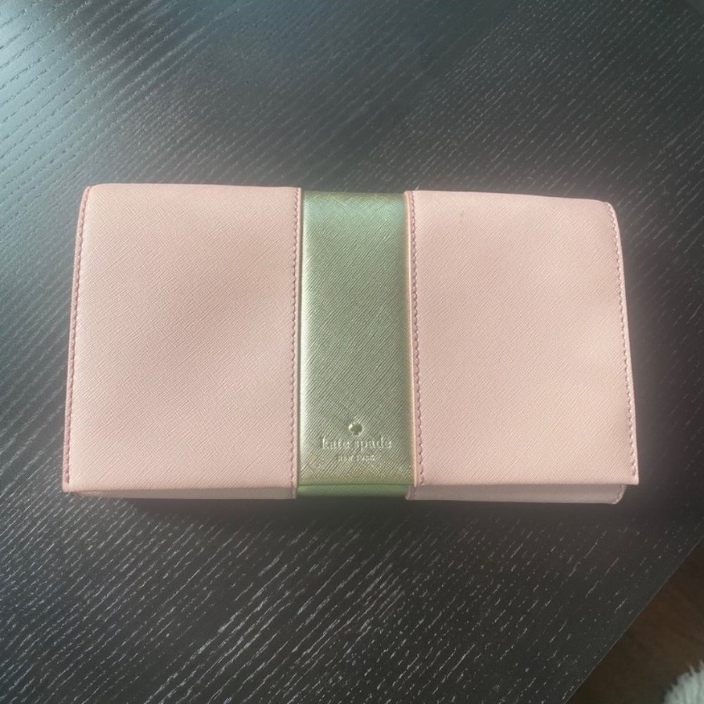 HP⚡️⚡️NWOT Kate Spade Pink with Gold Stripe Cross Body⚡️💥💥